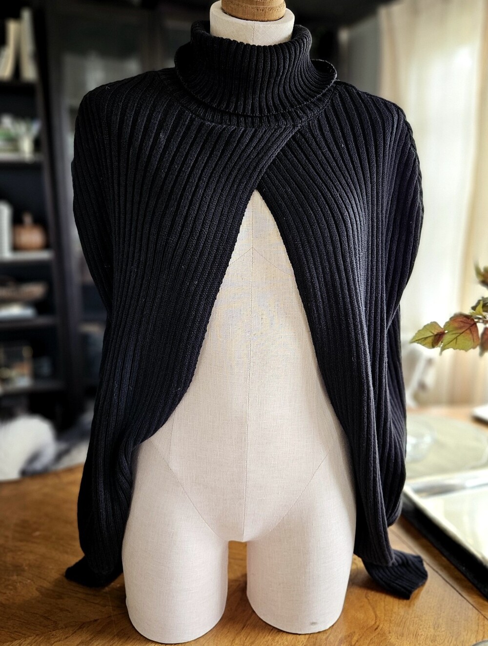 SOLD Black Cotton Rib-Knit Fall Autumn Turtleneck Sweater Shrug Small